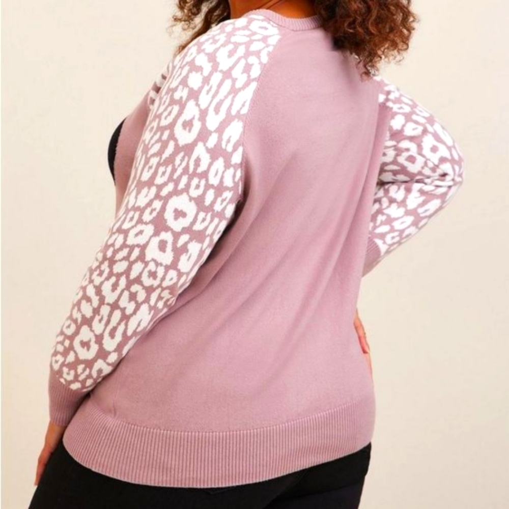 ❤️NWT TORRID SWEATER, MICKEY MINNIE MOUSE LEOPARD PRINT BOW PLUS SIZE 2X - Picture 2 of 9